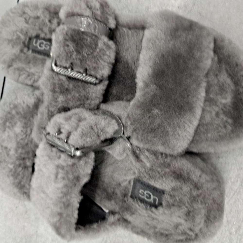 UGH house slipper